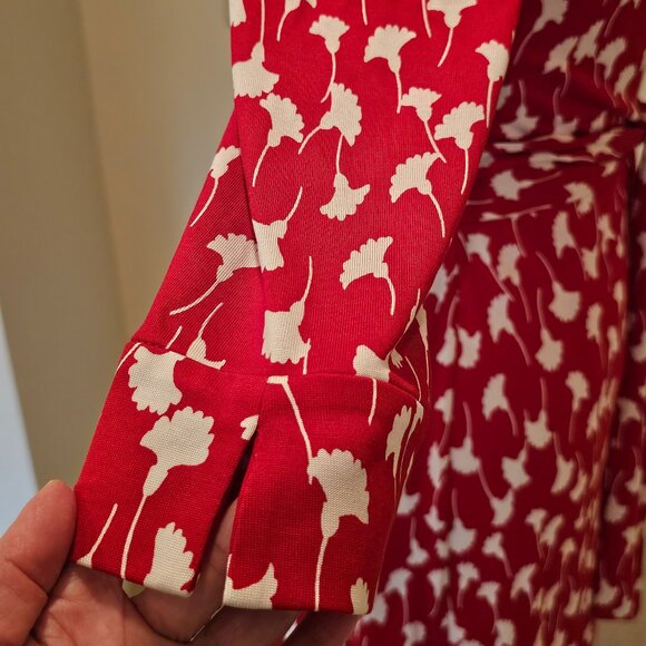 DVF Silk Julian Wrap Dress, EUC, Size 10 - Picture 6 of 6